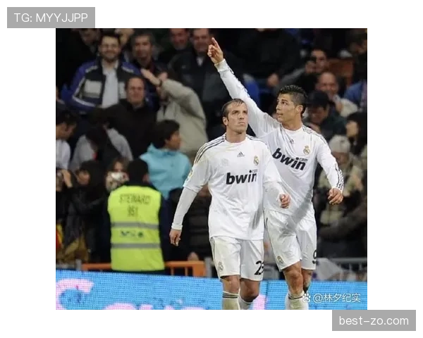 C罗的终结偏好与战术参与度：个人主义倾向如何影响团队进攻？