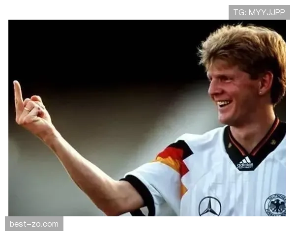 克罗斯如何通过回撤接应主导出球并破解高位防线？