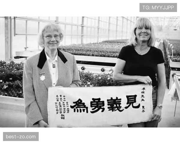 辛德胡平时像隔壁妹妹，行李一放瞬间变成土豪展览，我还以为走错片场